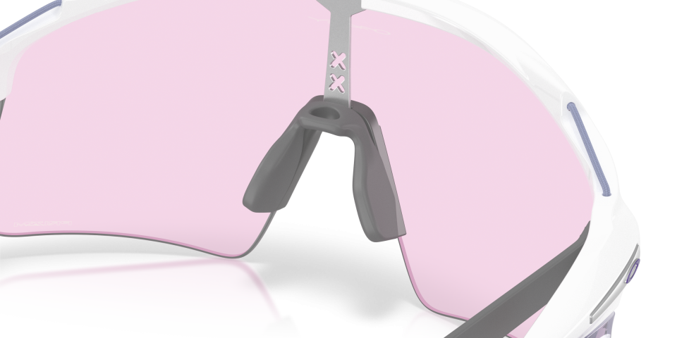 OAKLEY SPOR UNISEX FOTOKROMİK GÖZLÜK 0OO9519 951905 BEYAZ ÇERÇEVE FÜME CAM