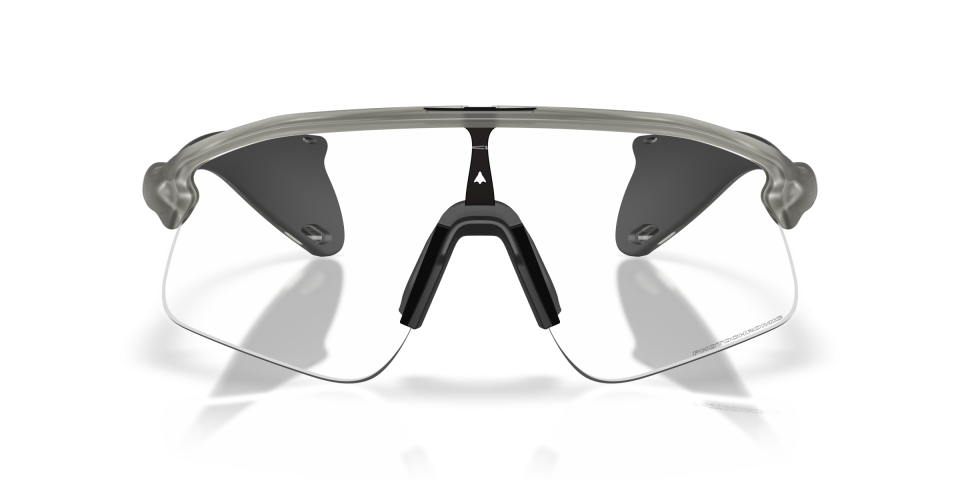 OAKLEY SPOR UNISEX FOTOKROMİK GÜNEŞ GÖZLÜĞÜ 0OO9517 951705 GRİ ÇERÇEVE FÜME CAM
