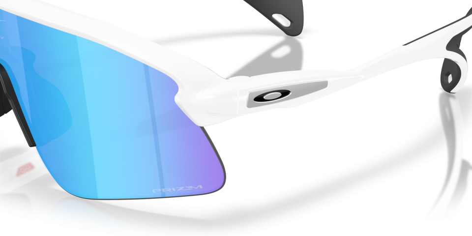 OAKLEY SPOR UNISEX GÜNEŞ GÖZLÜĞÜ 0OO9517 951704 BEYAZ ÇERÇEVE MAVİ AYNALI CAM