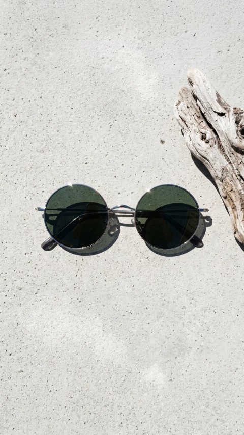 Sanches Titanium Serisi Retro Yuvarlak Güneş Gözlüğü Gümüş Titanyum Yeşil Polarize Cam 50 mm